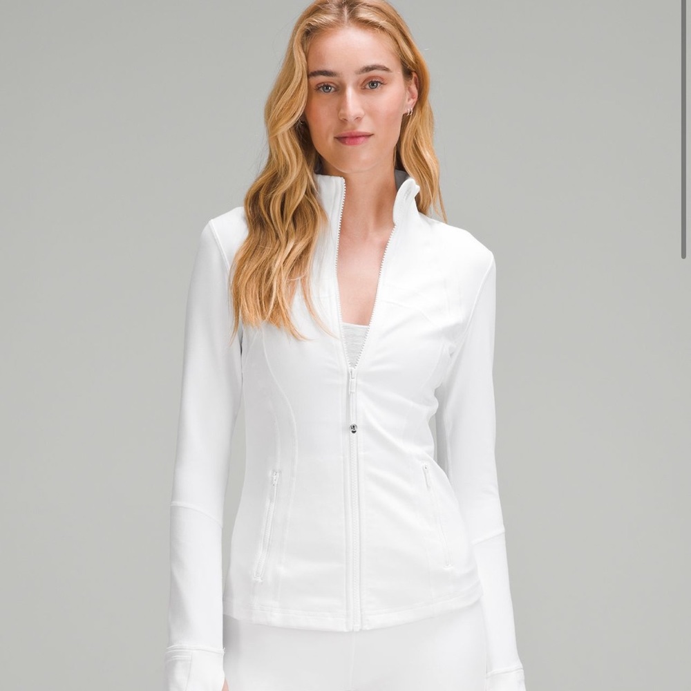 LULULEMON define white jacket.